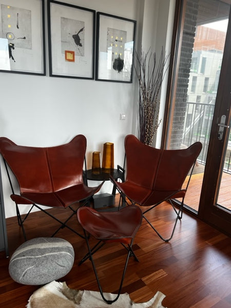 SILLA MARIPOSA DE PIEL CON OTOMANA POLO