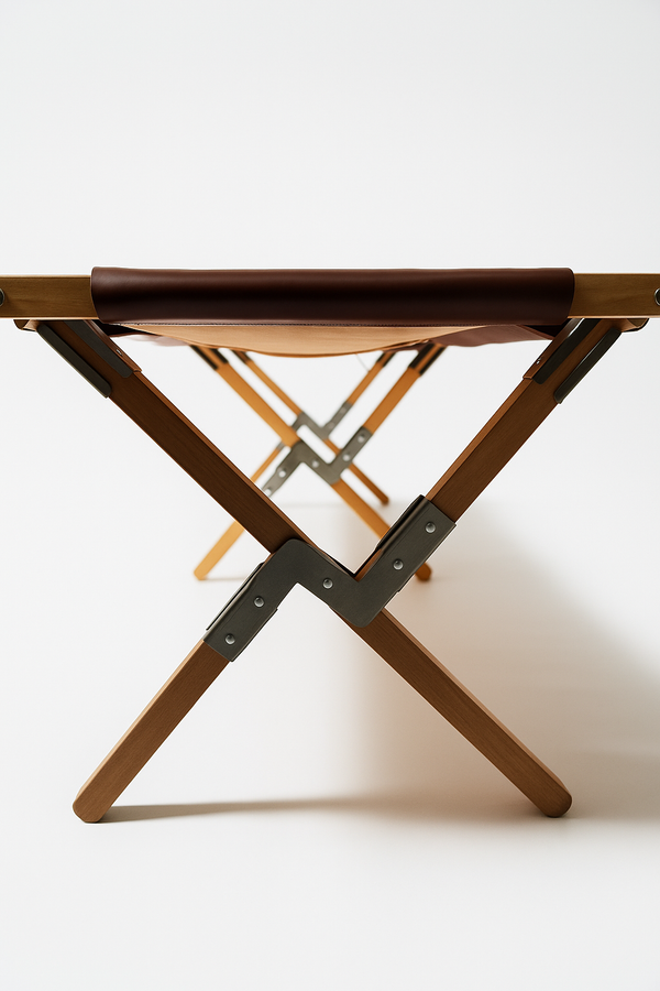 巴勒莫床凳（灵感源自1880年芬比军用床的历史设计）