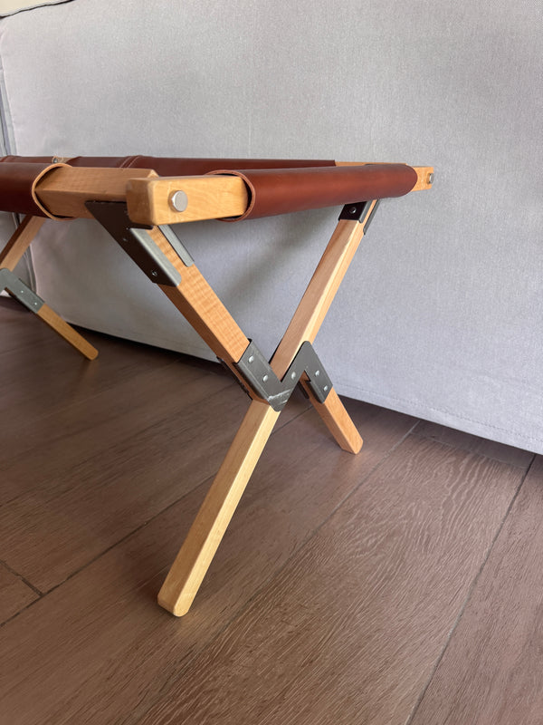 巴勒莫床凳（灵感源自1880年芬比军用床的历史设计）