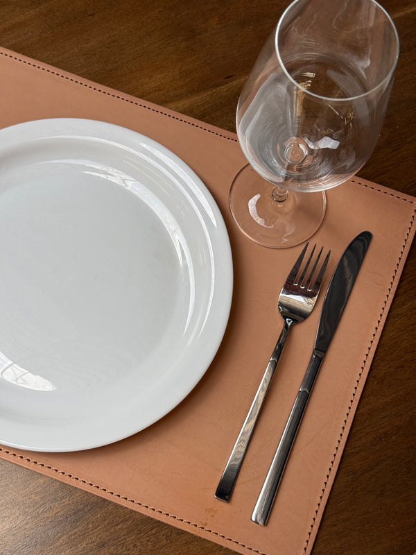 手工皮革餐垫 12x18 英寸 – 植物鞣制全粒面餐桌垫，优质礼品