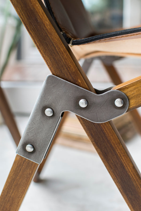 巴塔哥尼亚野生羊皮木框椅