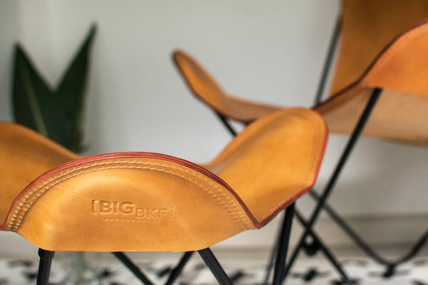 Polo 皮革蝴蝶椅带脚凳