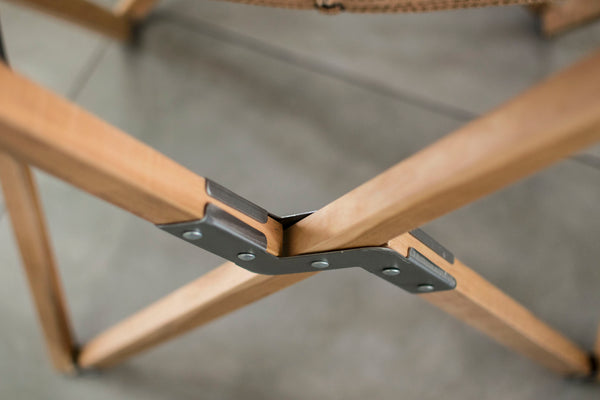 巴塔哥尼亚野生羊皮木框椅