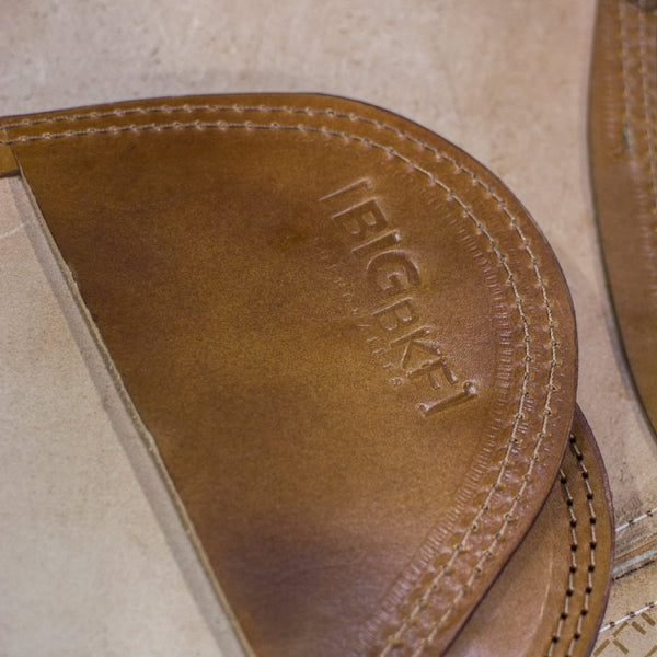 Polo 皮革蝴蝶椅带脚凳