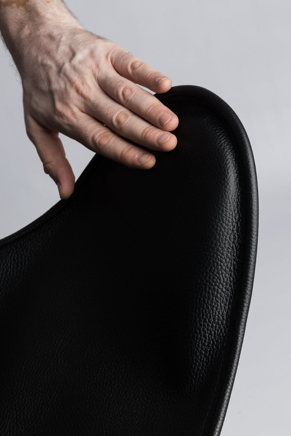 PIET MATTE BLACK PEBBLED LEATHER BUTTERFLY CHAIR